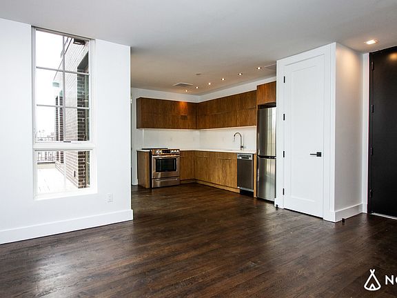 3rd image of 495 Saint Johns Pl #2L