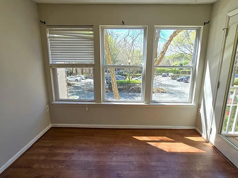 1300 Hillbrow Ln #203 — Photo 13