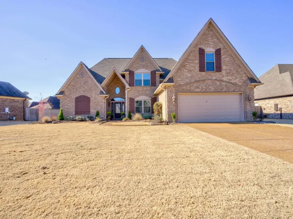 315 Lewis Fairway Cir, Oakland, TN 38060