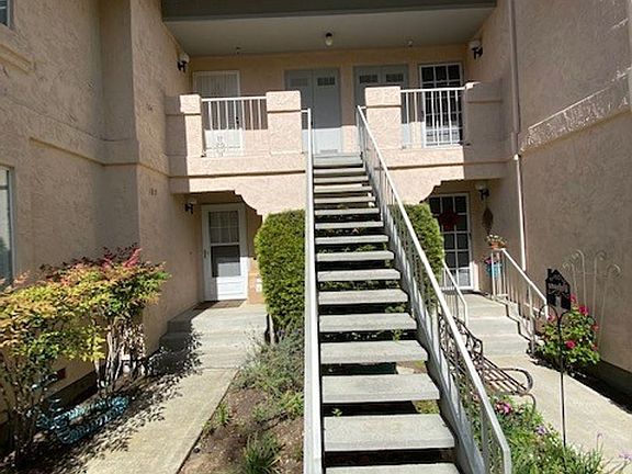 3rd image of 4623 Nicol Cmn APT 104