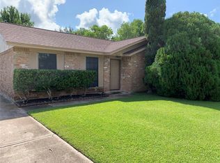 1225 Northbrook Dr, Angleton, TX 77515