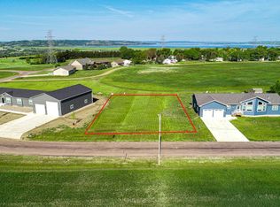 536 Spillway Dr, Pickstown, SD 57367