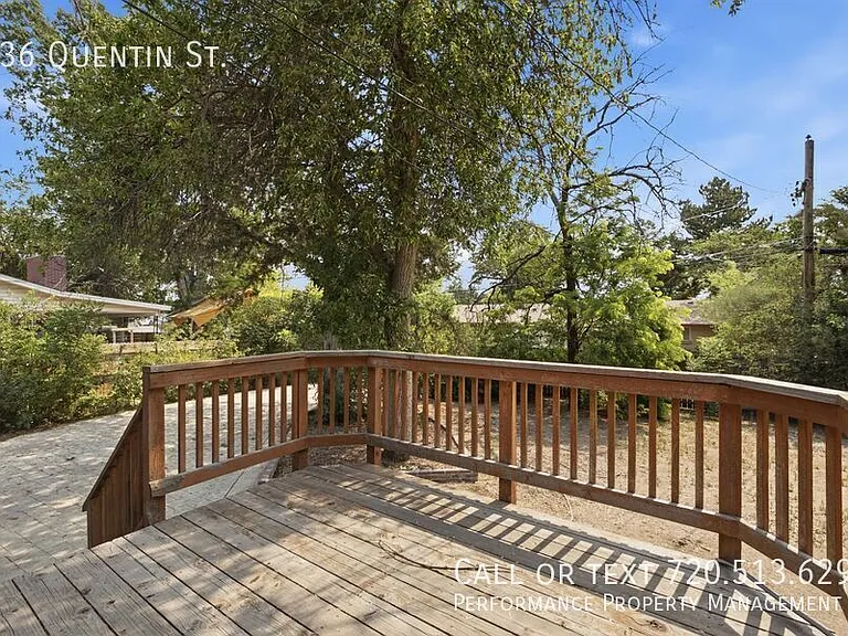 536 Quentin St — Photo 29