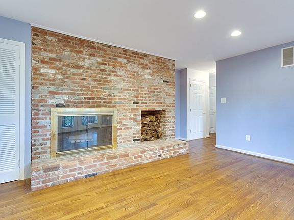 4th image of 6923 Williamsburg Blvd