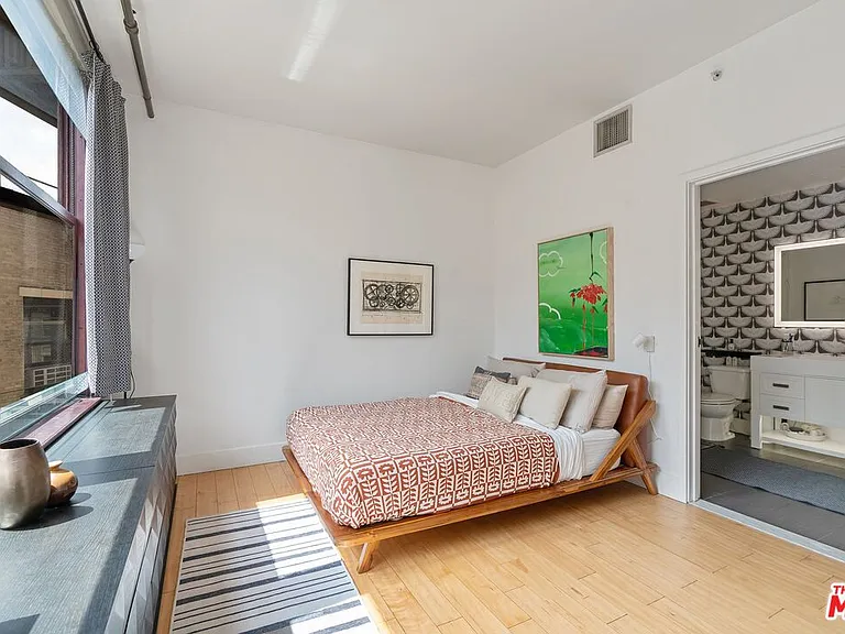 460 S Spring St #1210 — Photo 12