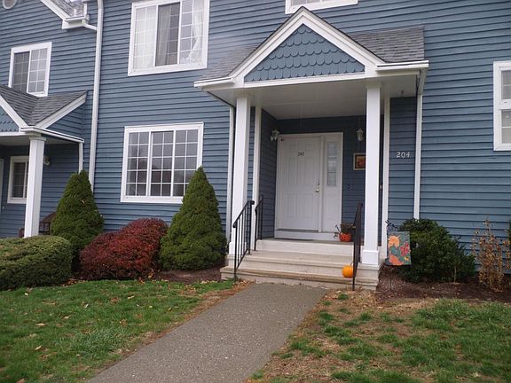 2nd image of 203 Sheffield Ct