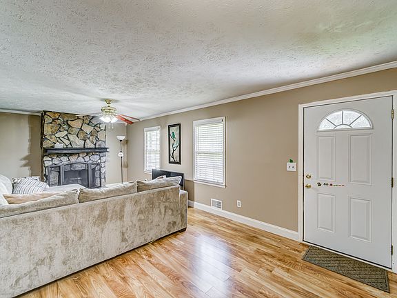 4th image of 3713 Briarcliff Dr