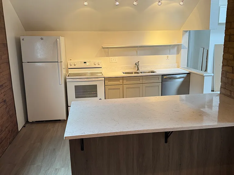 8 Granger Pl #6 — Photo 12