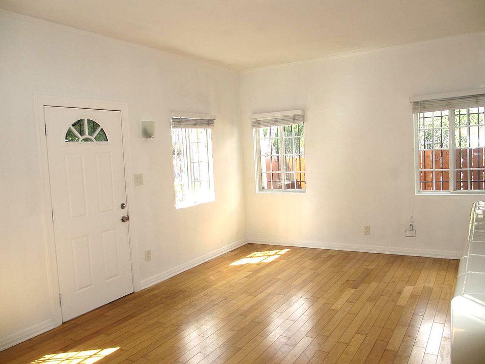 1st image of 1204 N Citrus Ave