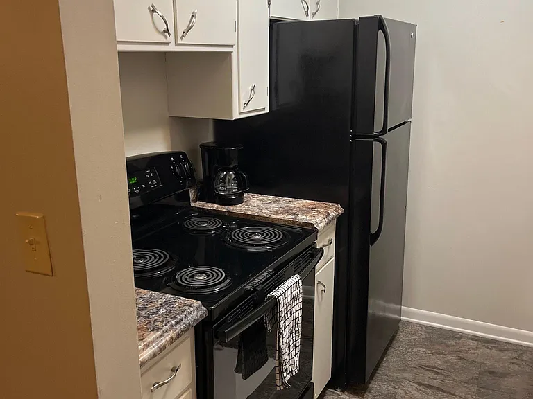 131 Wedgewood Dr #1 — Photo 1