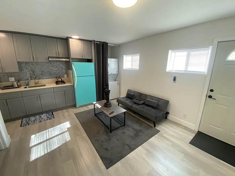 7949 Tampa Ave #1
