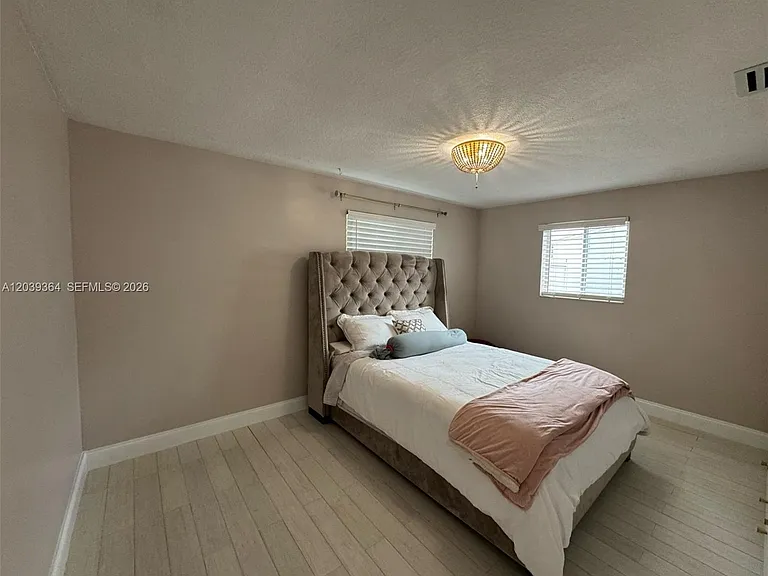 2181 SW 50th Ave — Photo 9