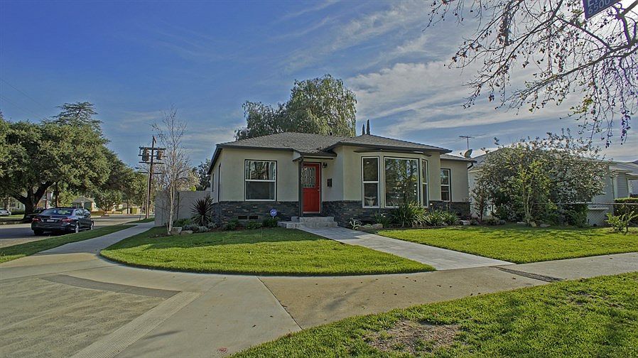 1st image of 17500 Kittridge St