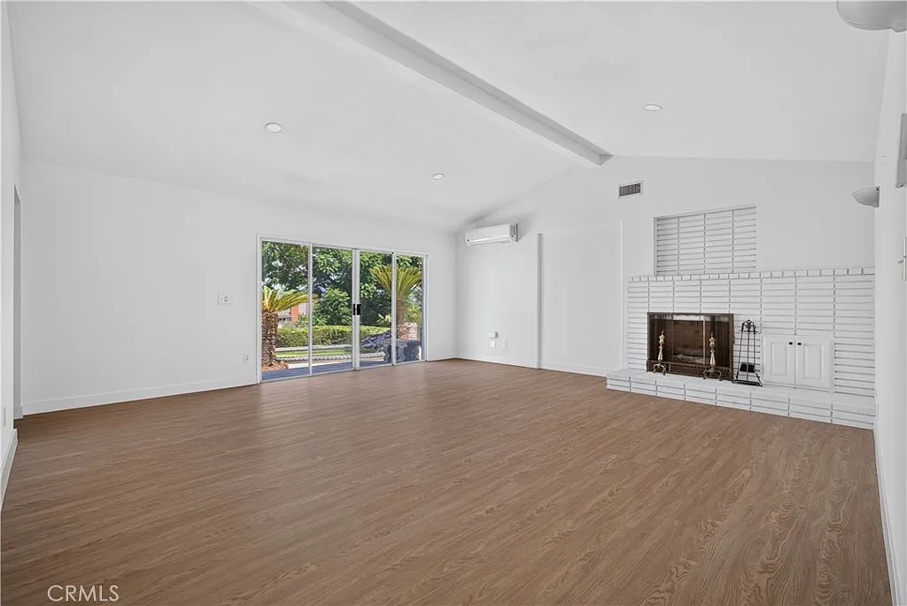 2 bed, 1100 sqft, $2,800 — Photo 3