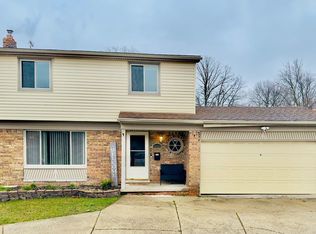 36602 Waltham Dr, Sterling Heights, MI