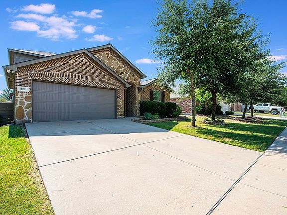 2nd image of 822 Graham Dr