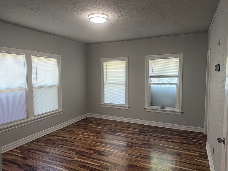 3300 Purington Ave — Photo 7