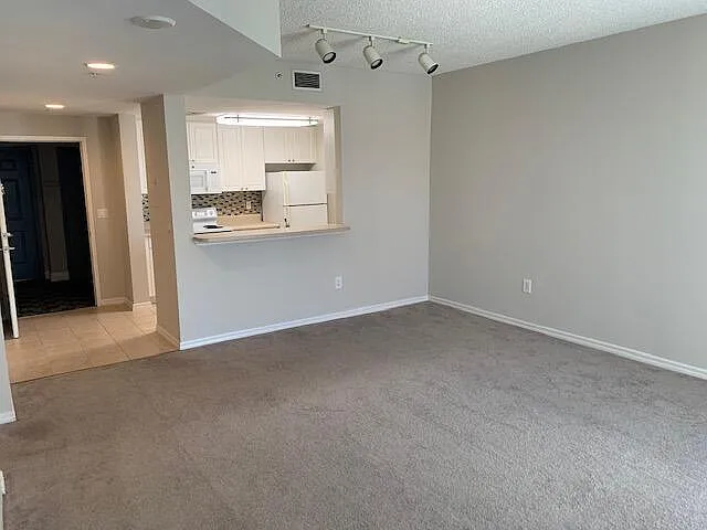 255 Evernia St #1406 — Photo 13