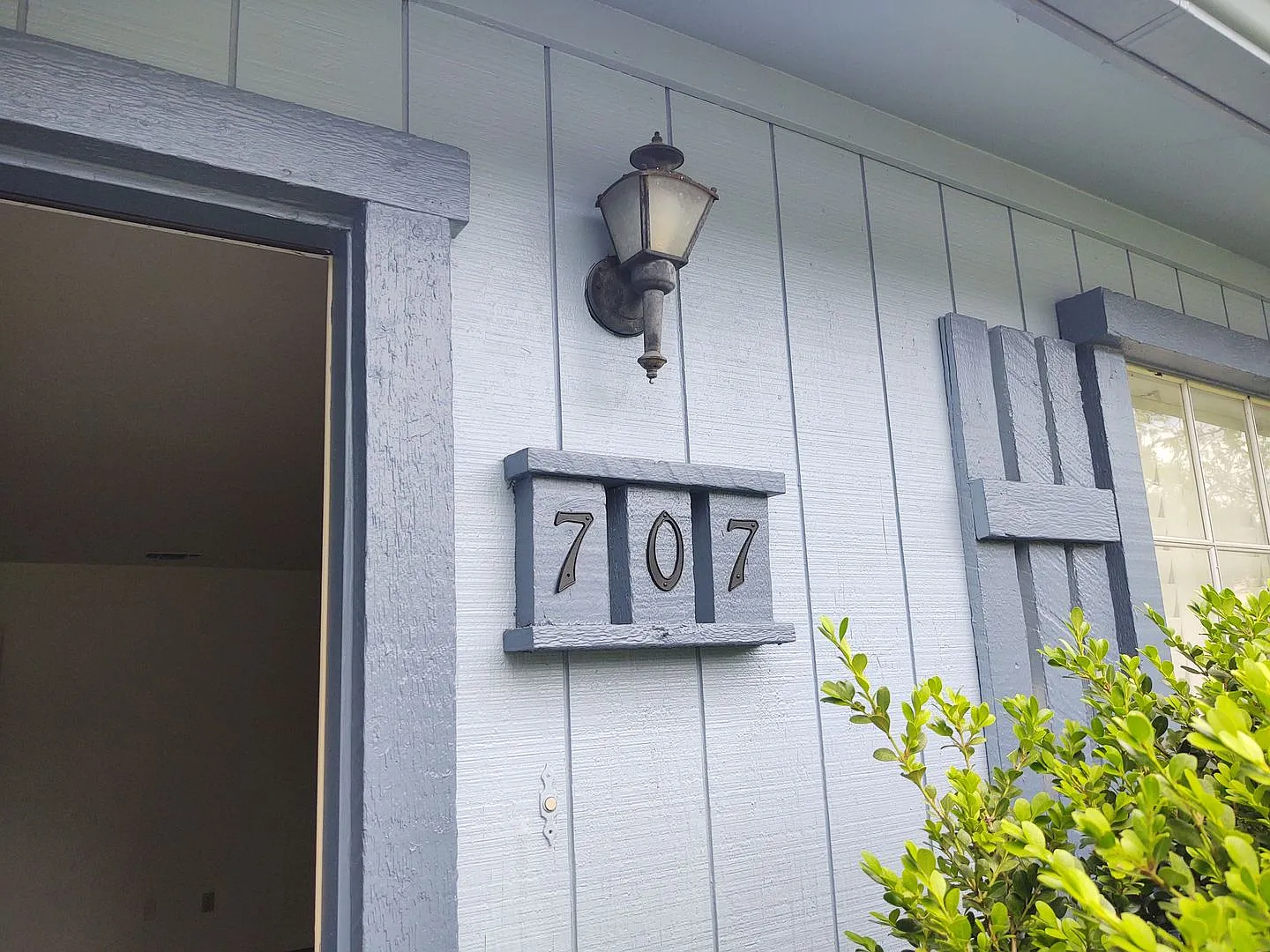 705 & 707 Allen Street — Photo 2