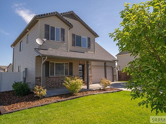 3rd image of 3709 E Pearce Dr