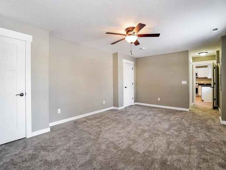 4902 Dickens Dr — Photo 11