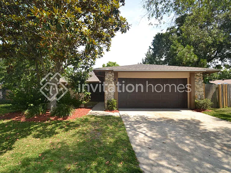 414 Sonesta Ct — Photo 1