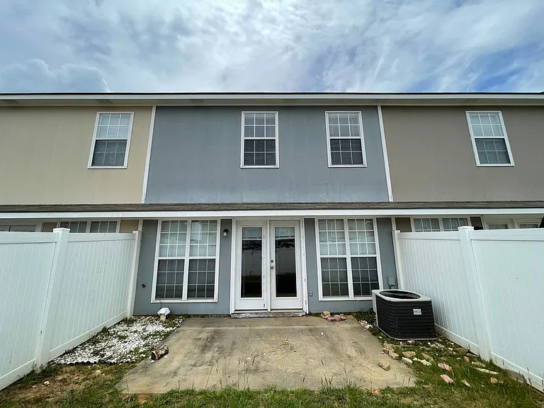 216 Claremont Ave — Photo 16