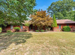 2554 Ridgeview Dr, High Ridge, MO 63049