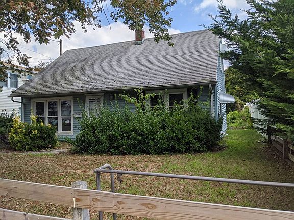 4th image of 607 Farmers Ave