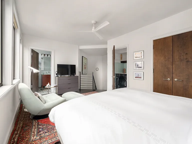 345 E 50th St #5D — Photo 8