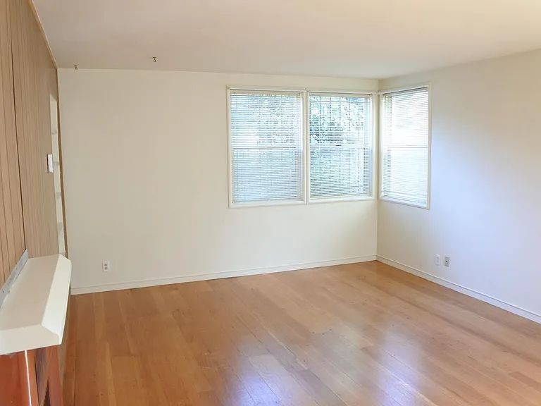 165 Belleview Dr — Photo 7