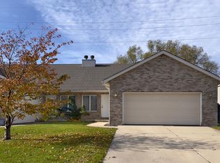 2821 Cronin Dr, Springfield, IL 62711