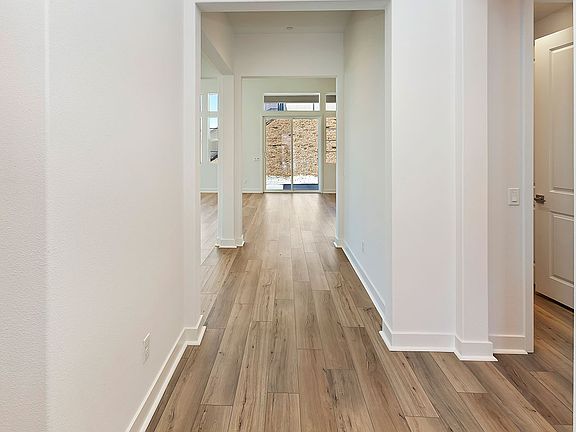 Homesite 215 Entry Hallway