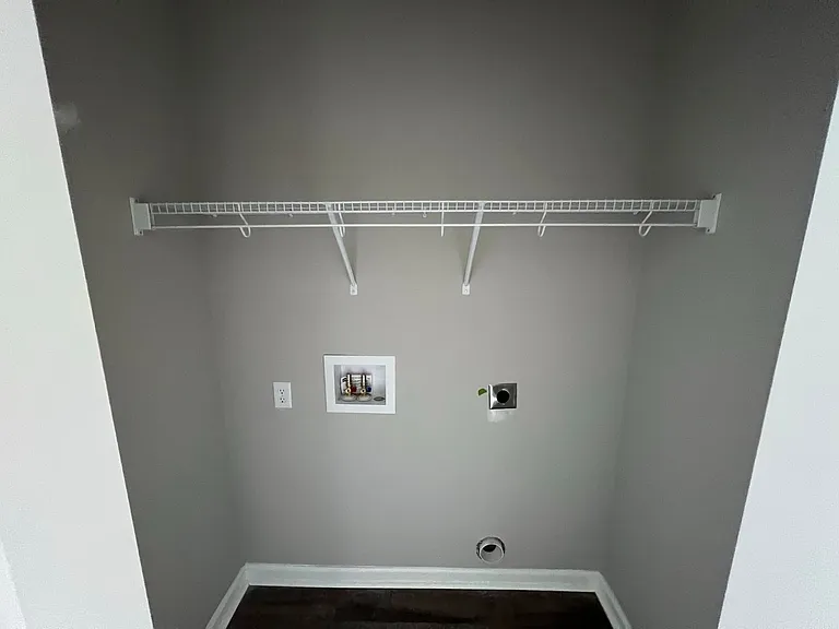 7054 White Pine Ave — Photo 8