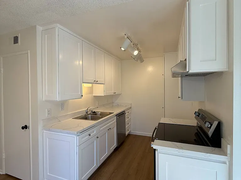 117 W Avenida De Los Arboles #165 — Photo 6