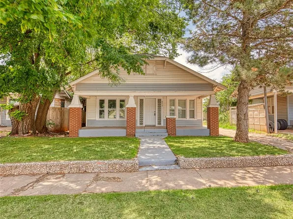 612 W 6th St, Canute, OK 73644