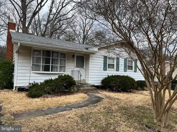 5 Greenway Pl, Greenbelt, MD 20770