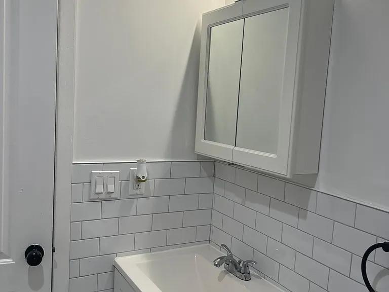 922 Jay St #1F — Photo 6