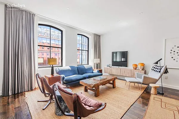 Sold by Sotheby's International Realty | media 3