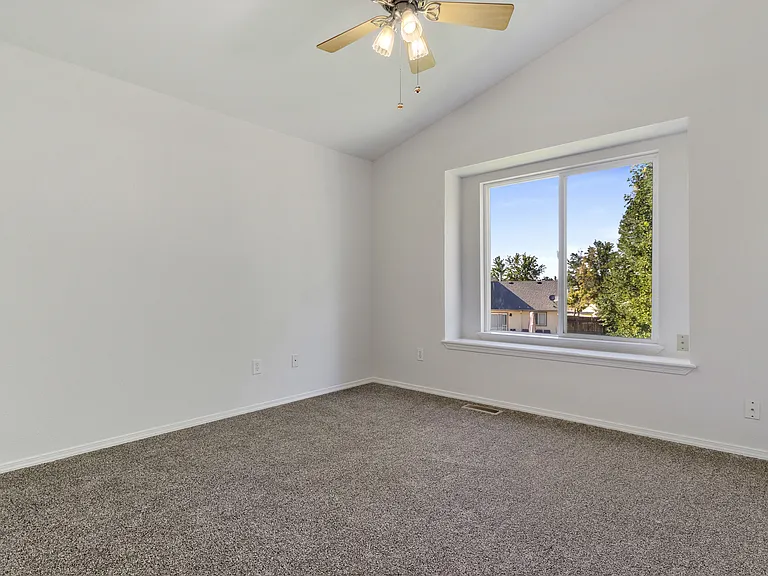 2114 E Olympic Ave — Photo 23
