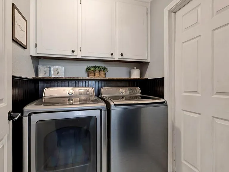 518 Boone Ct — Photo 8