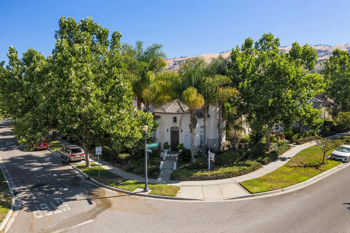 3201 Michelangelo Dr photo 1