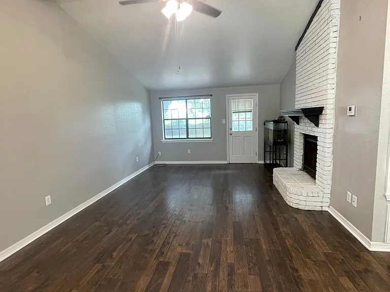 5302 Lauri Ln — Photo 2