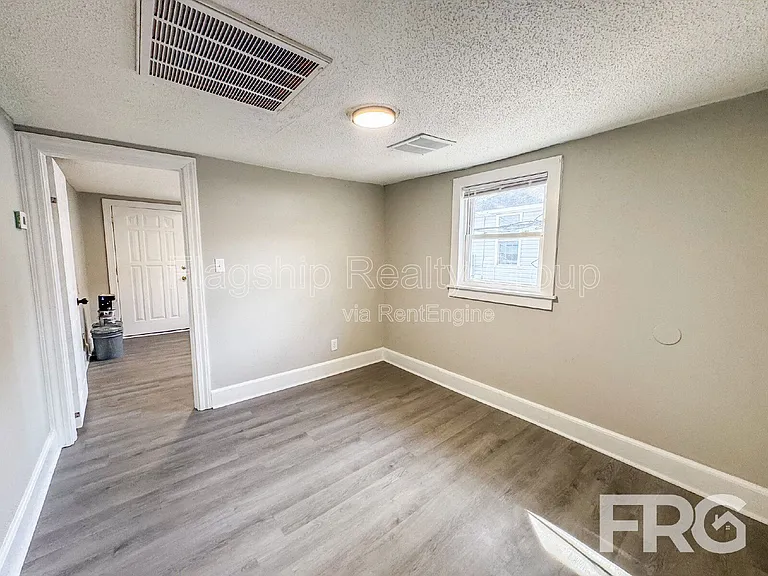 600 Howell St #A — Photo 10