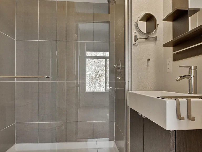 1036 W 37th Ave — Photo 12
