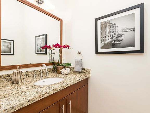 4th image of 325 Berry St. #106