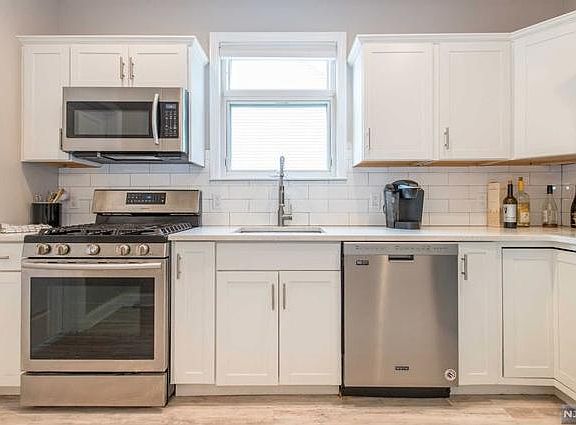 2nd image of 106 Union Ave Floor 1