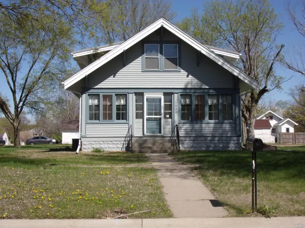 1420 Central Ave, Hawarden, IA 51023