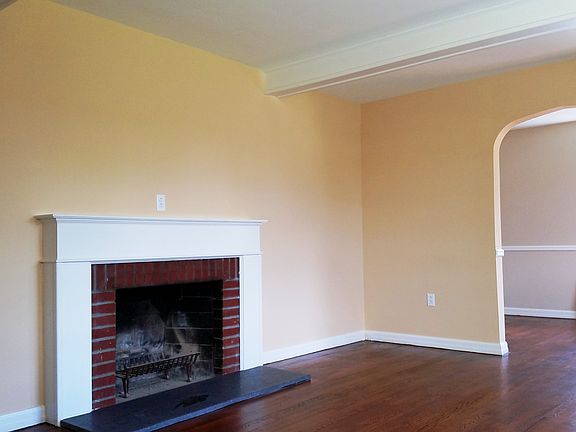 4th image of 8 Short Hill Dr
