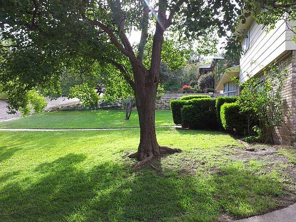 4th image of 9555 Brookhollow Dr